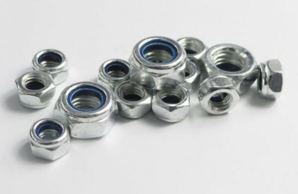 拒絕滑轉(zhuǎn)的堅(jiān)守：方頭螺栓的獨(dú)特設(shè)計(jì)，承載千斤之力